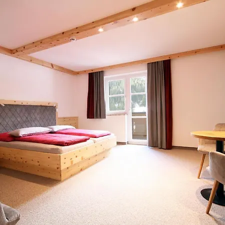 Almliesl Saab 583 Saalbach-Hinterglemm